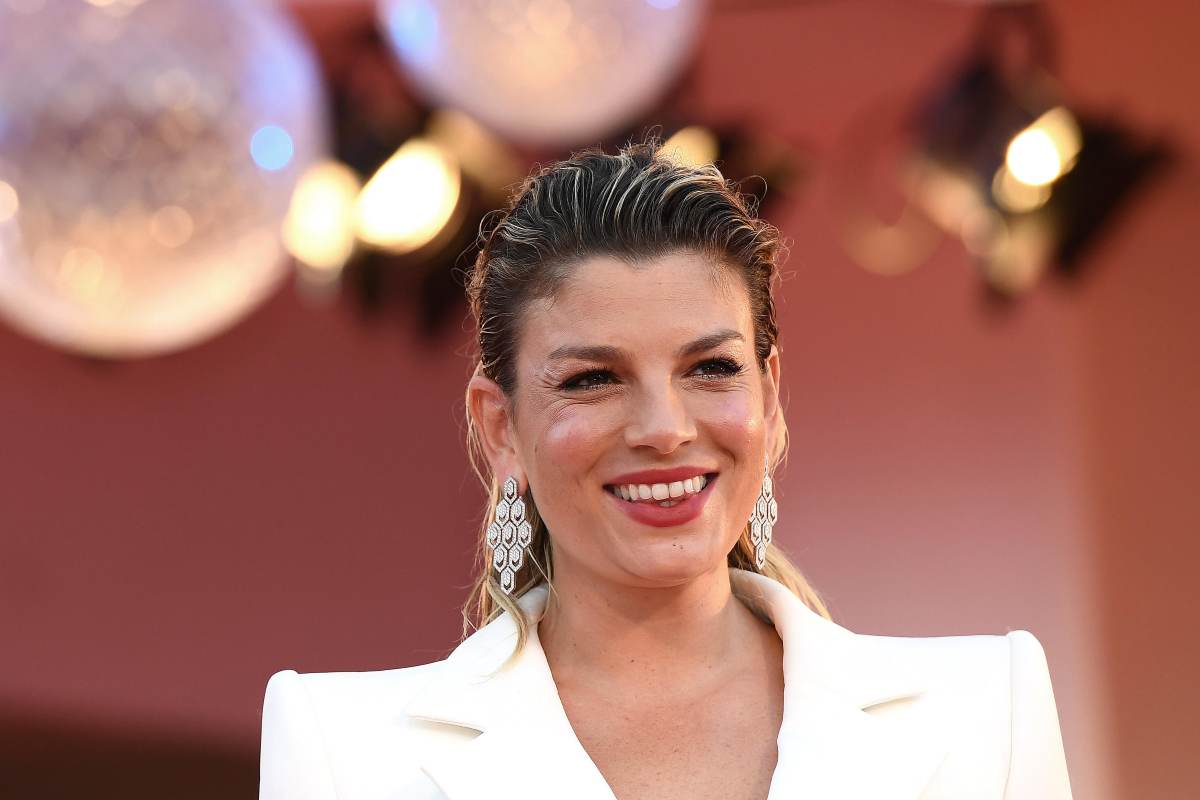 emma marrone bikini luogo