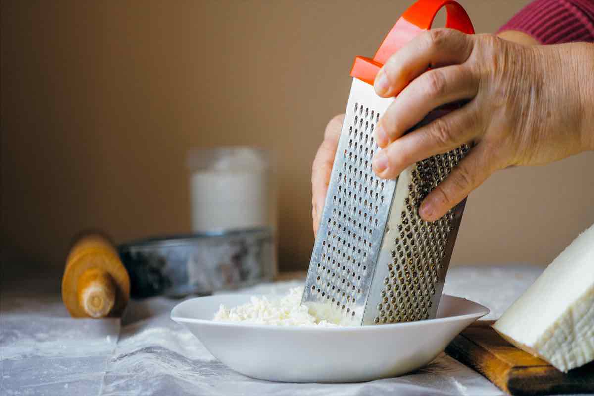 Grattugia del formaggio: un attrezzo utilissimo in cucina