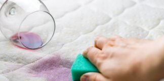 Macchie impossibili materasso: come eliminarle