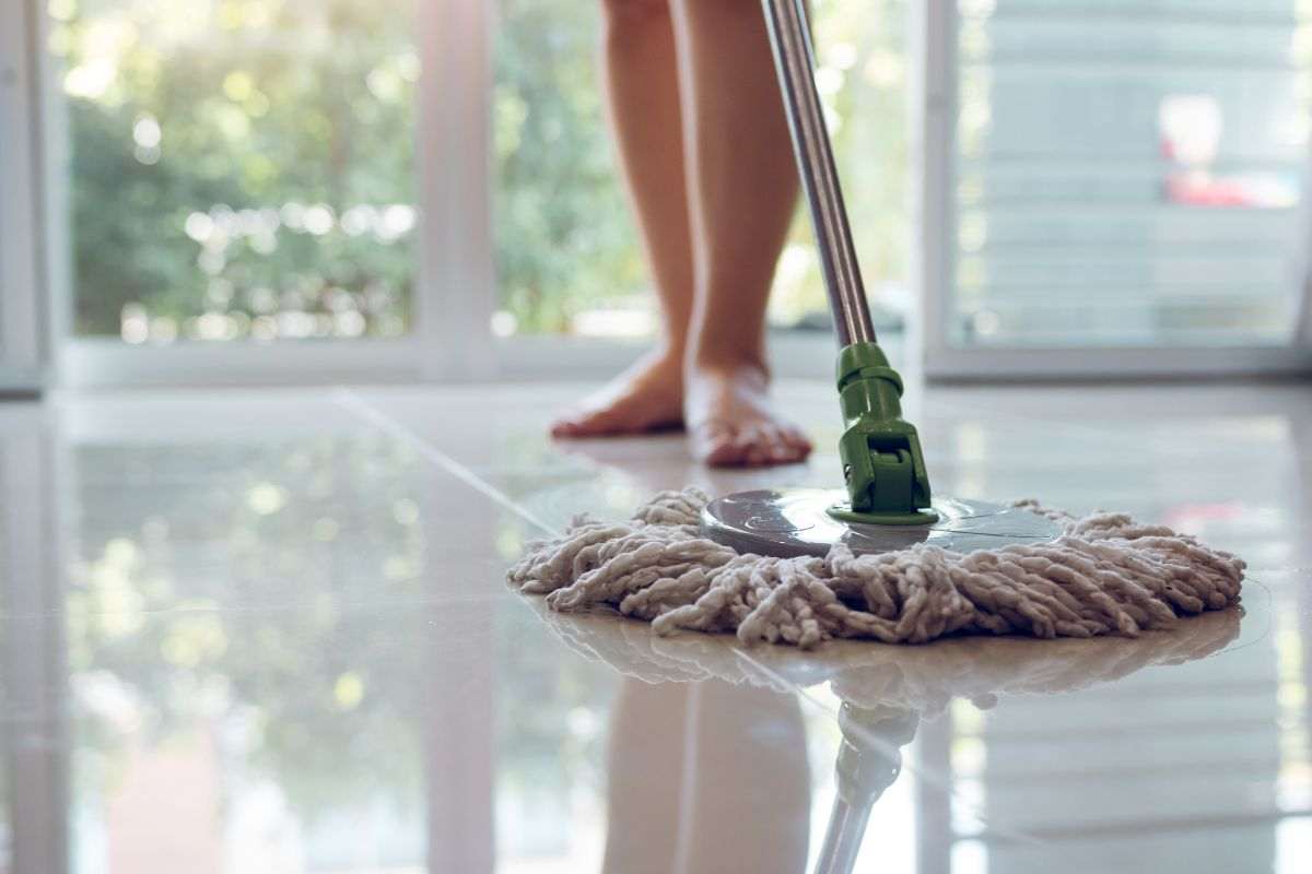 Trucco pulire pavimento velocemente