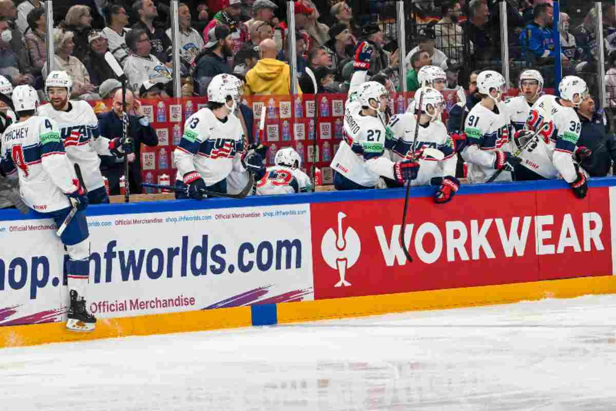 Dramma durante una partita di Hockey su ghiaccio