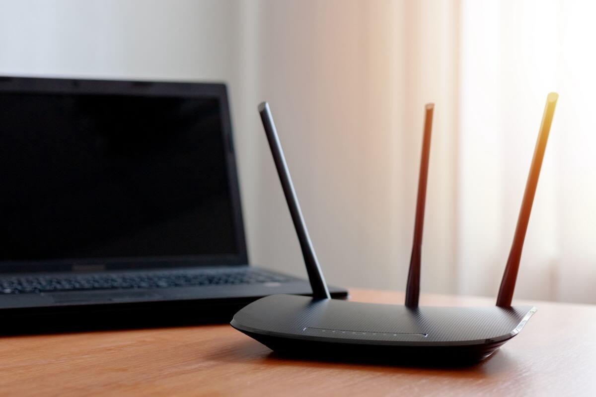 Foglio di alluminio: metterlo dietro il router cambia la vita