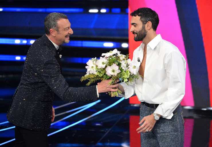 Mengoni e Mahmood in uno show insieme? L'indiscrezione di Oggi