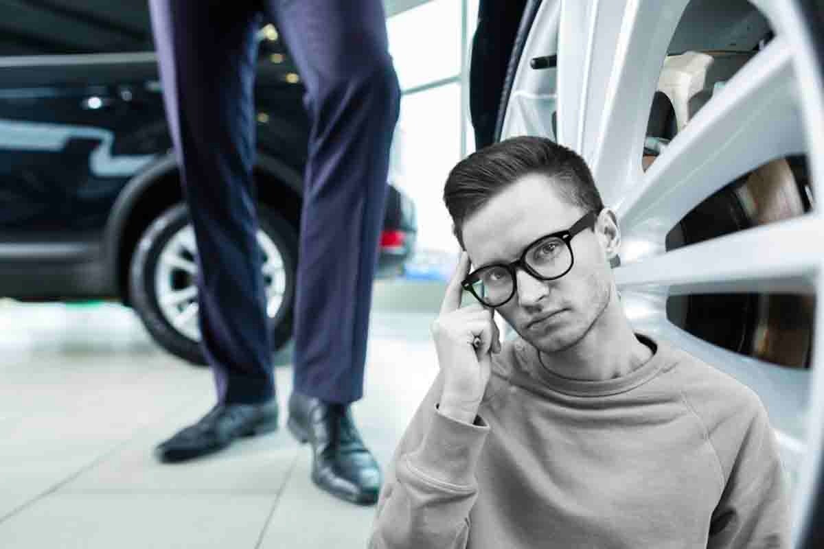 Comprare auto usata-concessionario o privato?