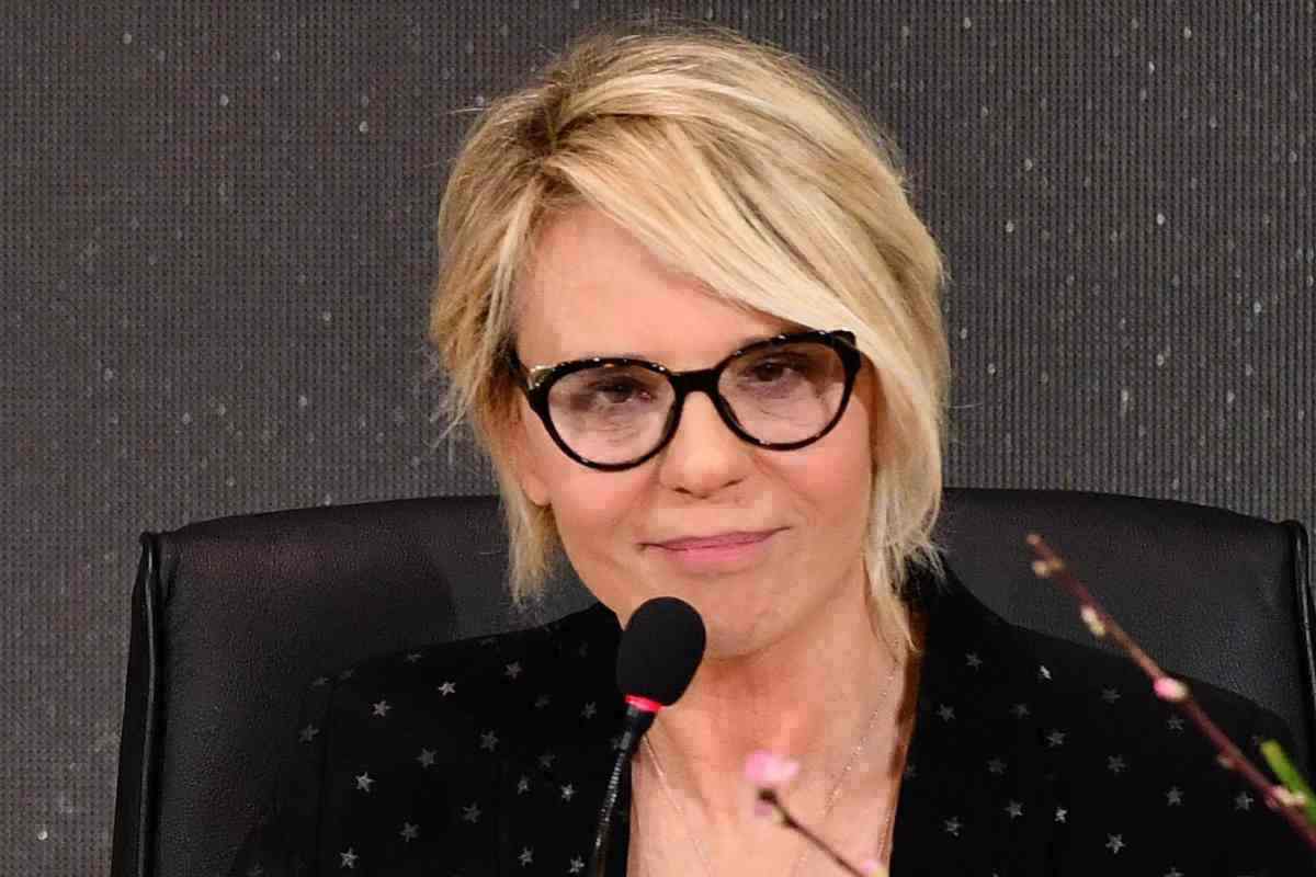 Maria De Filippi abbraccia Camilla e commuove