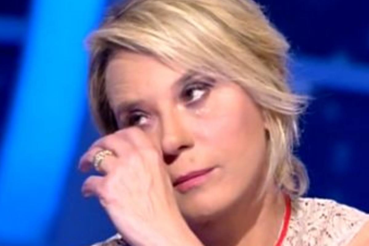 Maria De Filippi abbraccio