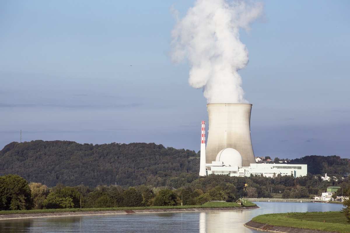 Cinque centrali nucleare considerate obsolete ottengono l'ok per continuare
