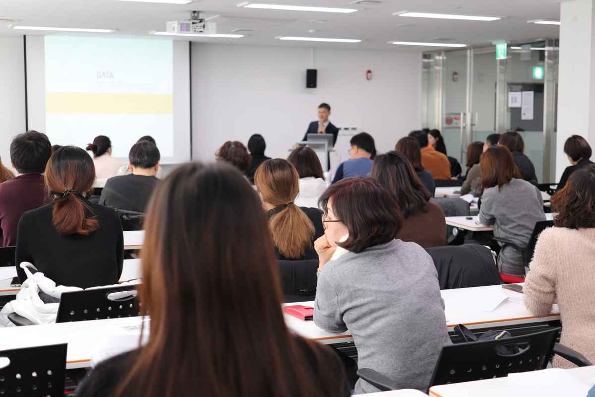 Professore cinese all'estero torna a casa ma scompare