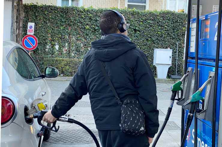 Acqua al posto della benzina