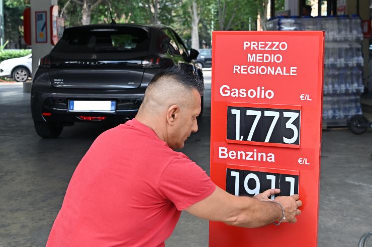 Nuovi aumenti per benzina e diesel