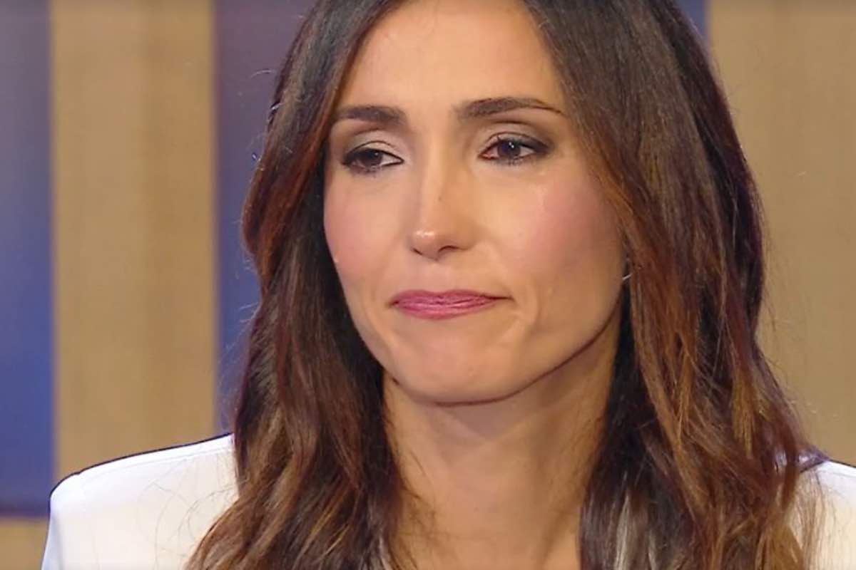 Caterina Balivo non si trattiene, scoppia in lacrime con l'ospite