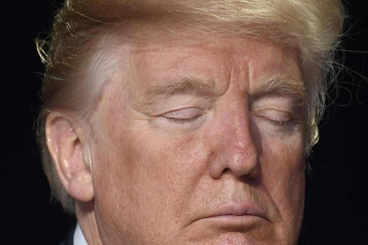 Bufera Trump, ‘addormentato’ al processo? Tycoon risponde alle polemiche