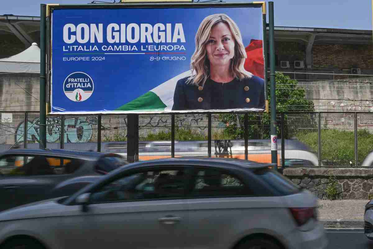 Europee, spuntano i primi manifesti: le scelte di centrodestra e sinistra