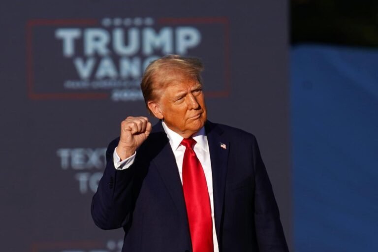 Portachiavi Donald Trump Metallo Smaltato - Keep America Great - 47° Presidente 2025