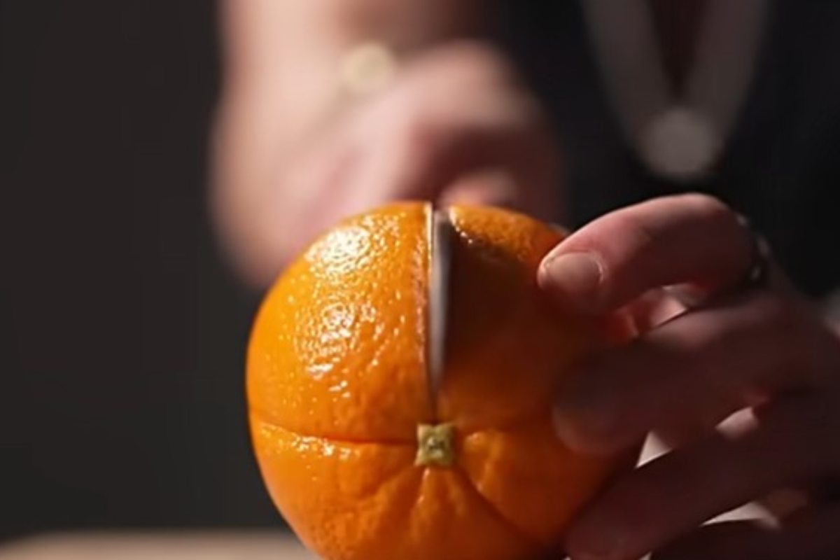 Donut Daddy taglia un arancio