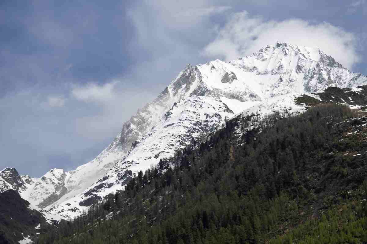 “Attenzione, rischio frana altissimo”. Evacuato un intero villaggio “Attenzione, rischio frana altissimo”. Evacuato un intero villaggio
