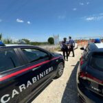 Auto dei carabinieri in strada