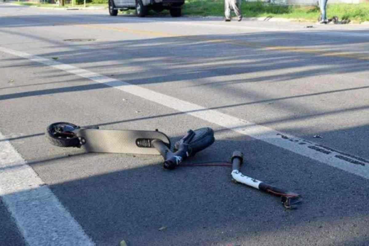 Muore travolto da un autobus al suo primo giorno di lavoro: tragedia in monopattino Muore travolto da un autobus al suo primo giorno di lavoro: tragedia in monopattino