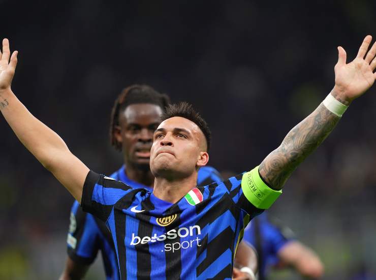 Lautaro esulta dopo una rete