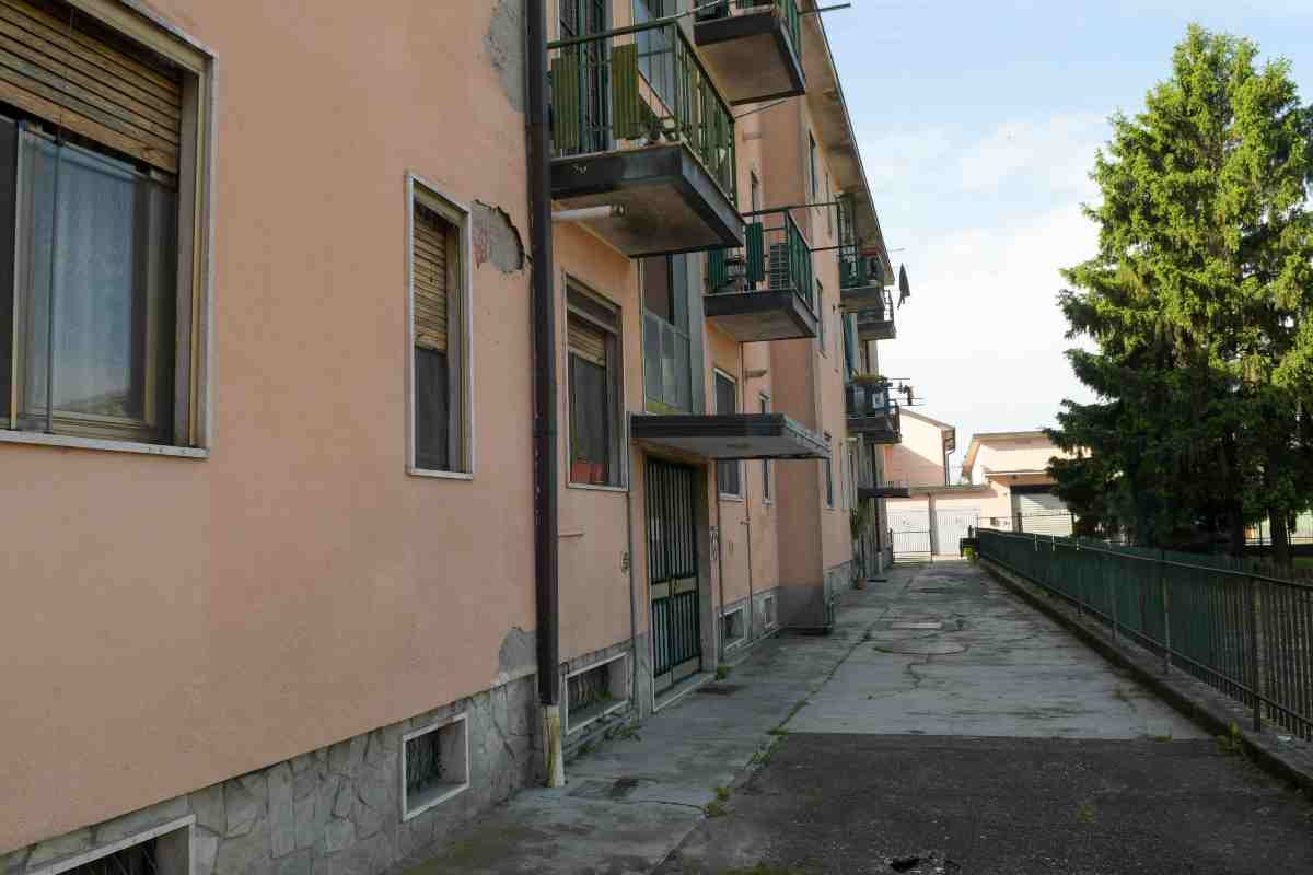 Ennesimo femminicidio, la figlia chiama i soccorsi: c’è un fermo Ennesimo femminicidio, la figlia chiama i soccorsi: c’è un fermo