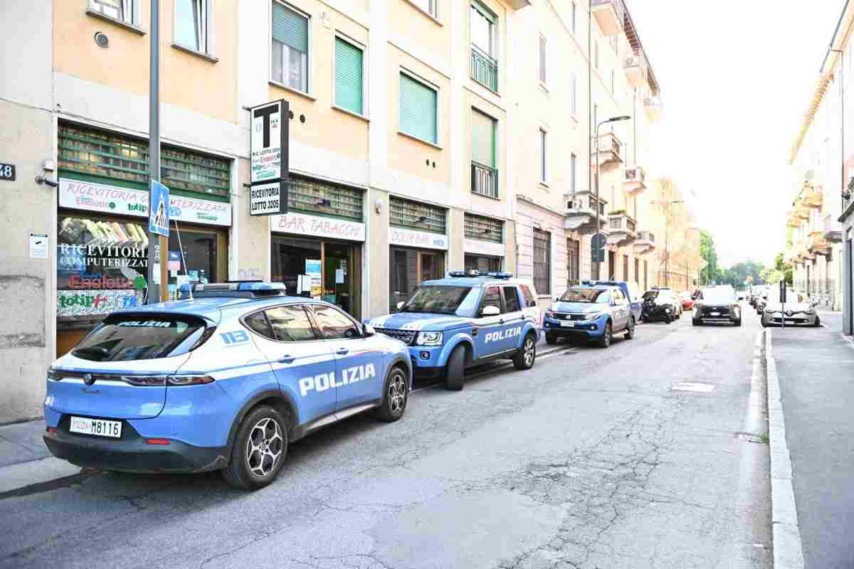 Tragedia a Milano: a 15 anni uccide la vicina di casa e la madre lo denuncia Tragedia a Milano: a 15 anni uccide la vicina di casa e la madre lo denuncia