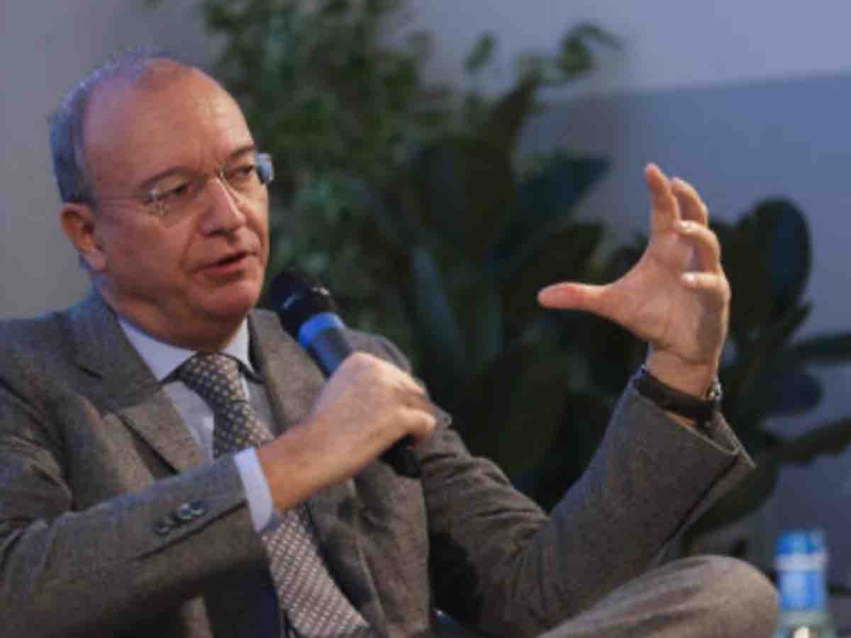 In cella chi picchia i prof: il piano Valditara per la scuola In cella chi picchia i prof: il piano Valditara per la scuola