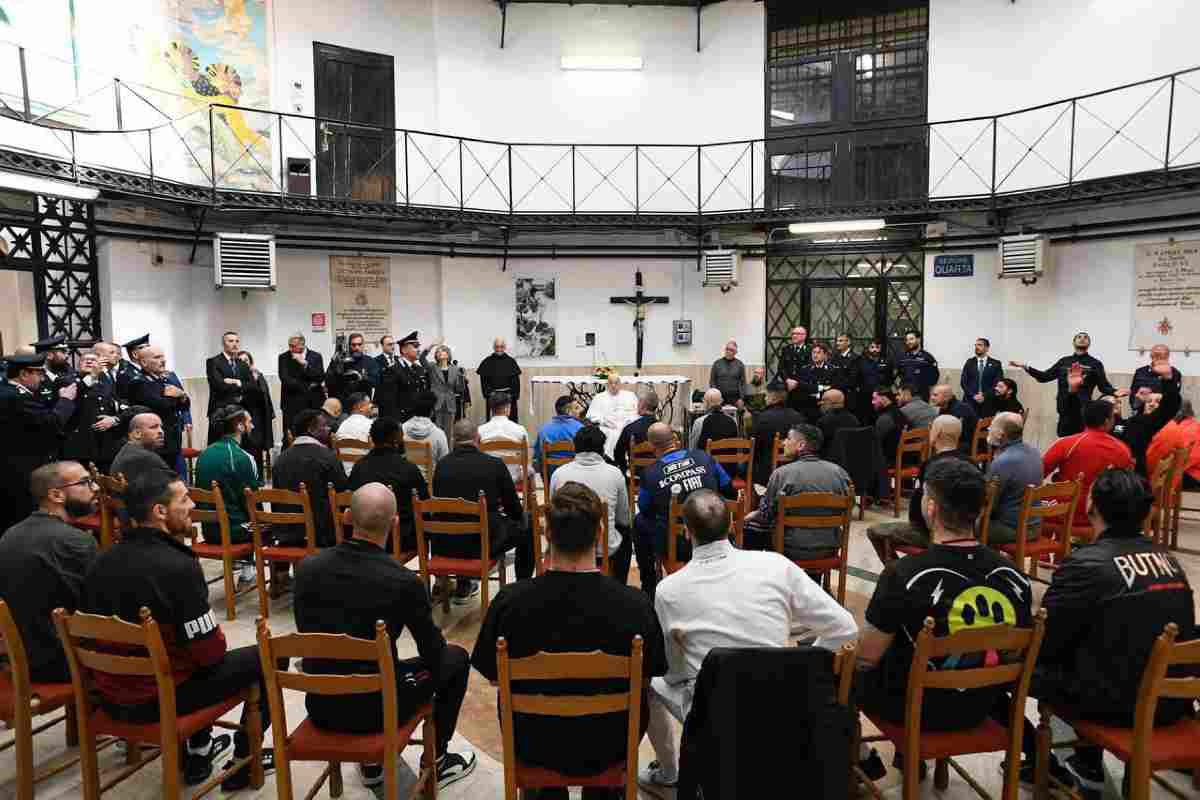 Situazioni carceri, Sansonetti: “Un governo che piange il Papa poi se ne frega delle sue parole sui detenuti…” Situazioni carceri, Sansonetti: “Un governo che piange il Papa poi se ne frega delle sue parole sui detenuti…”