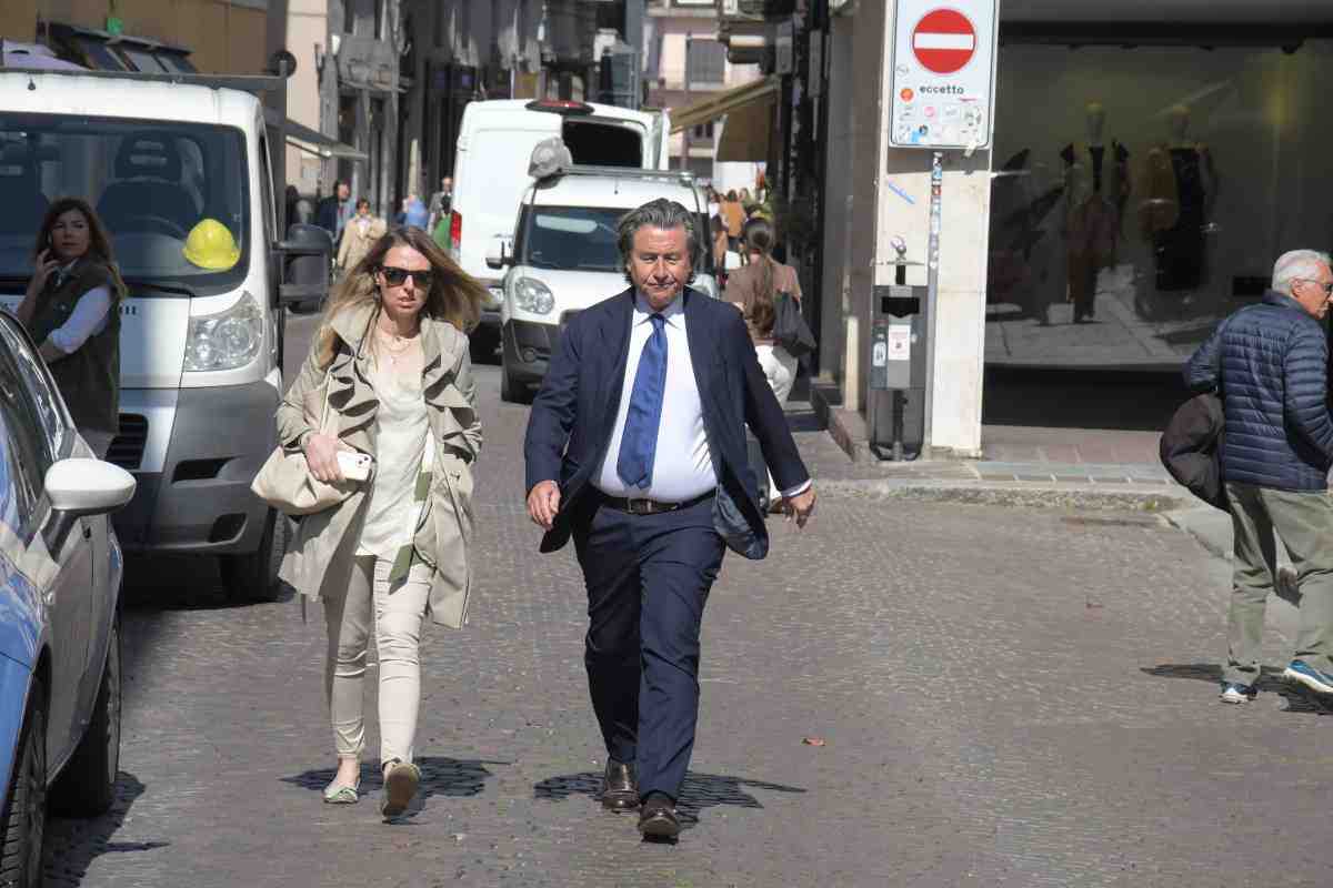 Delitto Garlasco, i legali di Stasi: “Due impronte rilevate, ma due pesi e due misure…” Delitto Garlasco, i legali di Stasi: “Due impronte rilevate, ma due pesi e due misure…”