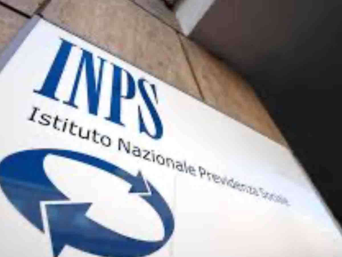 Bonus interrotto per 360mila famiglie: INPS avvisa con un SMS Bonus interrotto per 360mila famiglie: INPS avvisa con un SMS