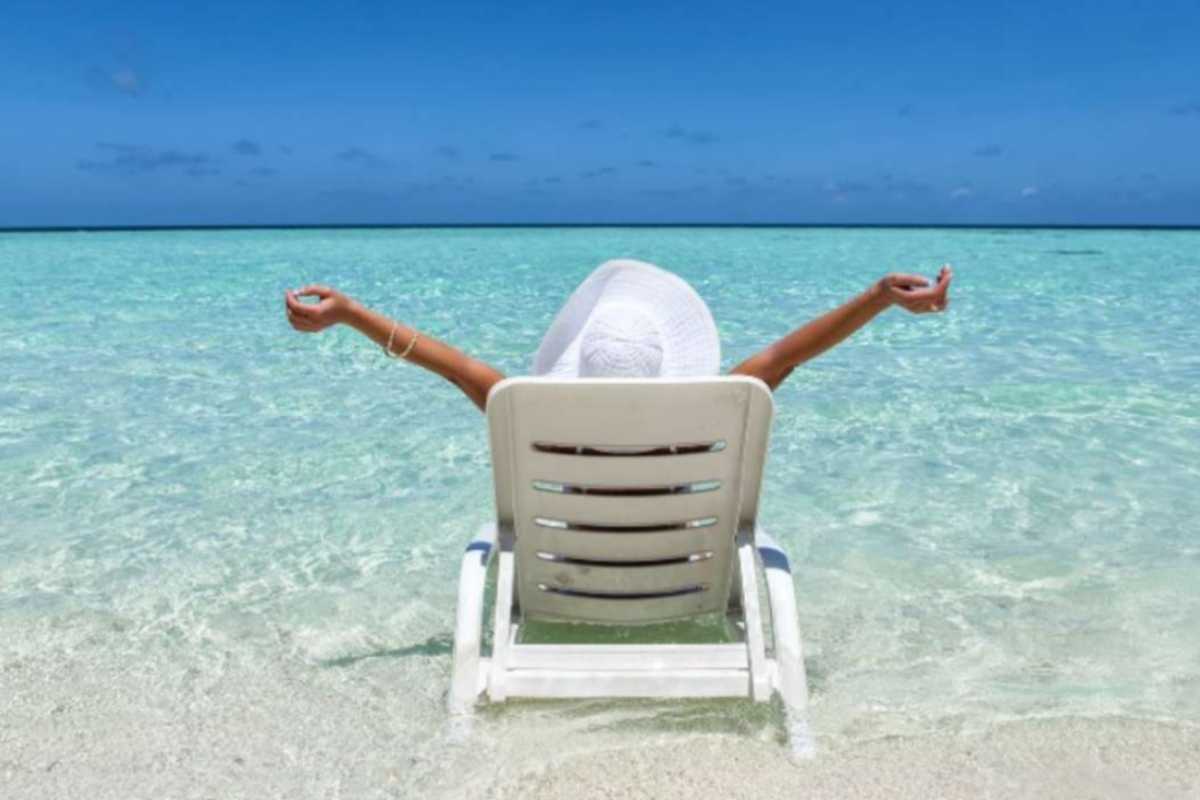 Arriva la stangata per le vacanze: alberghi, lidi e traghetti, tutto sempre più caro Arriva la stangata per le vacanze: alberghi, lidi e traghetti, tutto sempre più caro