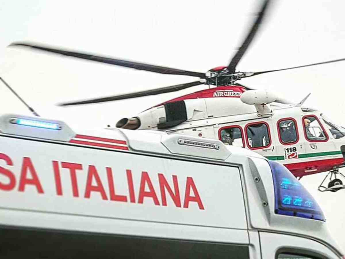L'ambulanza insieme all'elisoccorso