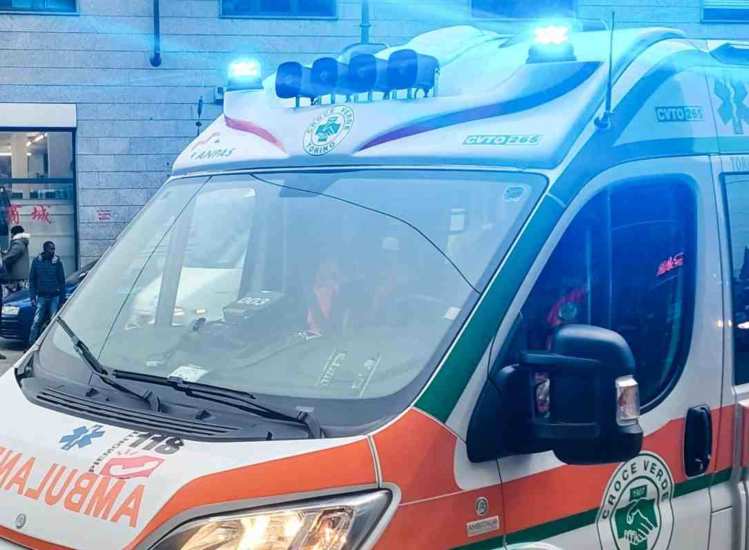 Ambulanza in strada