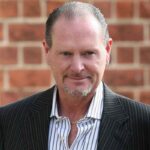 Gascoigne in primo piano