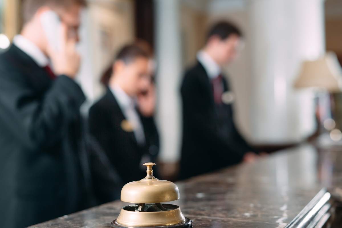 Tragedia in Turchia: due fratelli in vacanza muoiono in hotel, il padre sotto shock Tragedia in Turchia: due fratelli in vacanza muoiono in hotel, il padre sotto shock