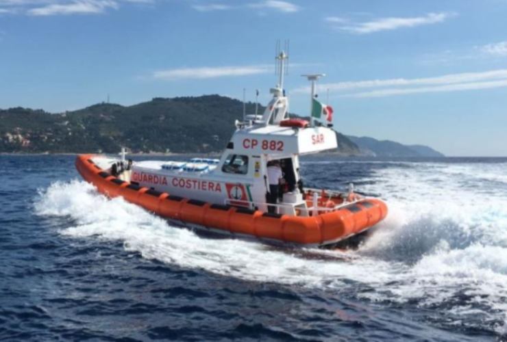 Subito partite in soccorso della nave in avaria