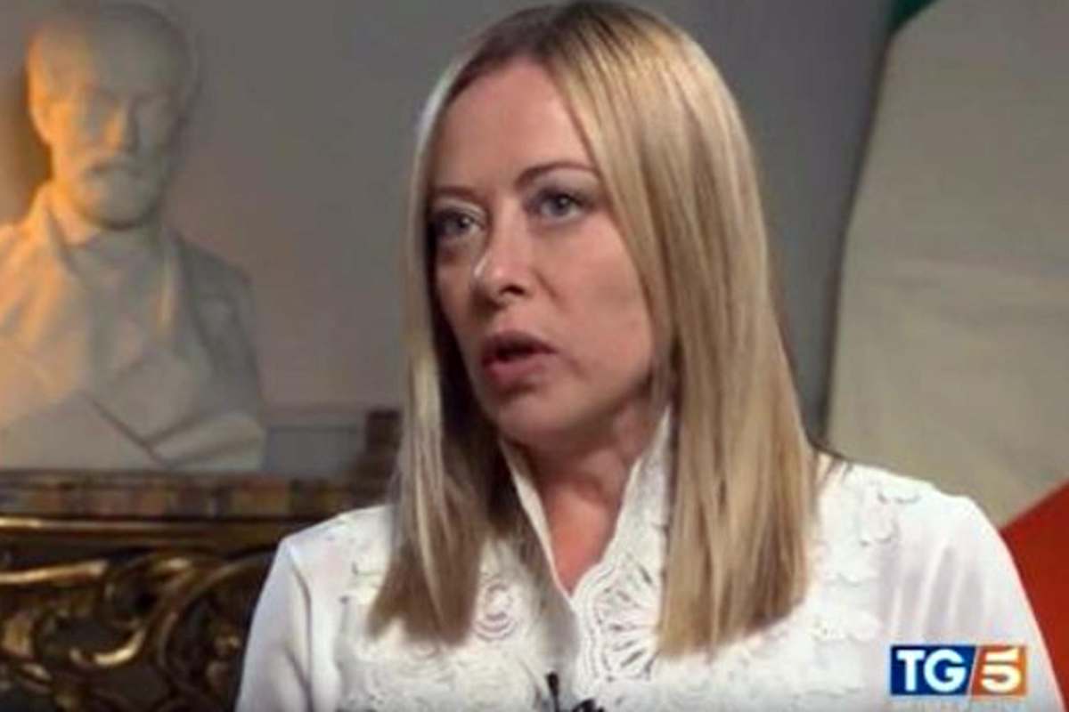 Il premier Meloni durante l'intervista al TG5
