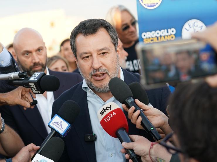 Salvini durante un'intervista