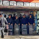 La Polizia presidia le entrate del centro sociale