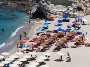 Ferragosto 2025: Il Dossier del Viminale fotografa un’Italia più sicura