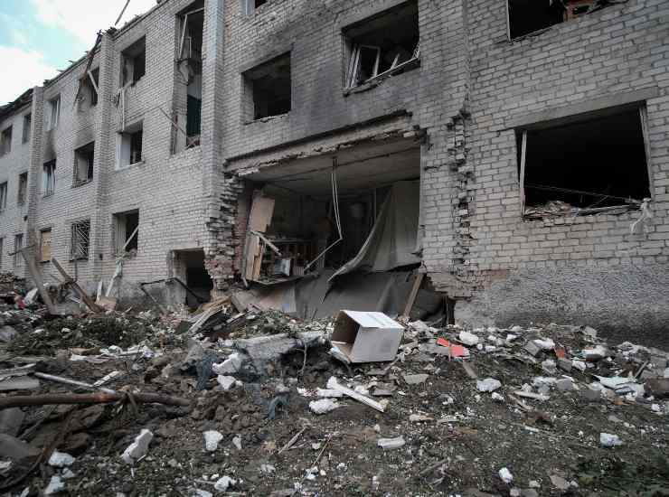 Un palazzo bombardato in Ucraina