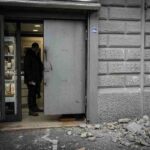 Uno degli edifici che sono stati colpiti dalla scossa ai Campi Flegrei