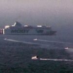 Il traghetto Rubattino mentre è in panne in mezzo al mare