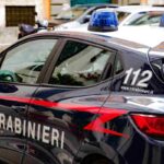 Auto dei carabinieri in strada