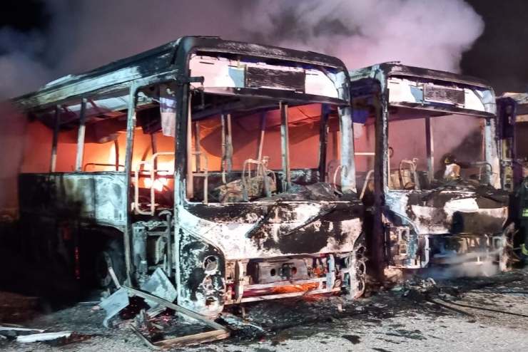 Bus incendiati