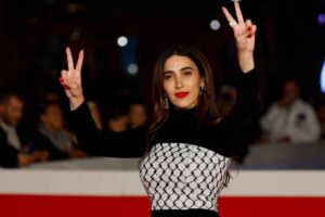 Aya Khalaf sul red carpet del Festival del Cinema di Roma