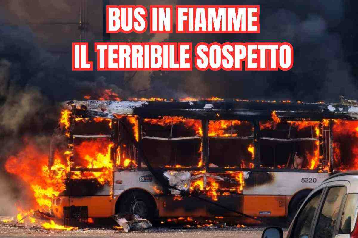 un bus in fiamme