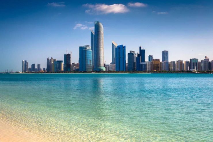 abu dhabi mare e grattacieli
