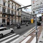 Un momento di una giornata in una città italiana