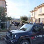 Auto dei carabinieri in strada