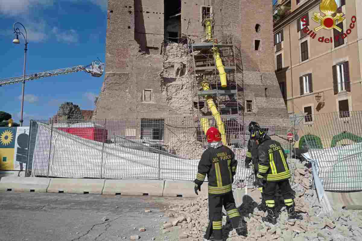 Perchè è crollata la Torre dei Conti ai Fori Imperiali? Le domande e le risposte